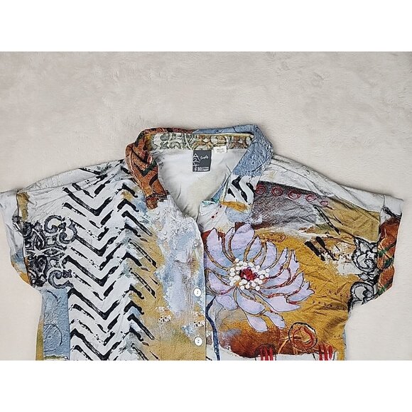 Simply Art by Dolcezza Short Sleeve Blouse Medium Buttons Good Enough Design - Picture 2 of 10